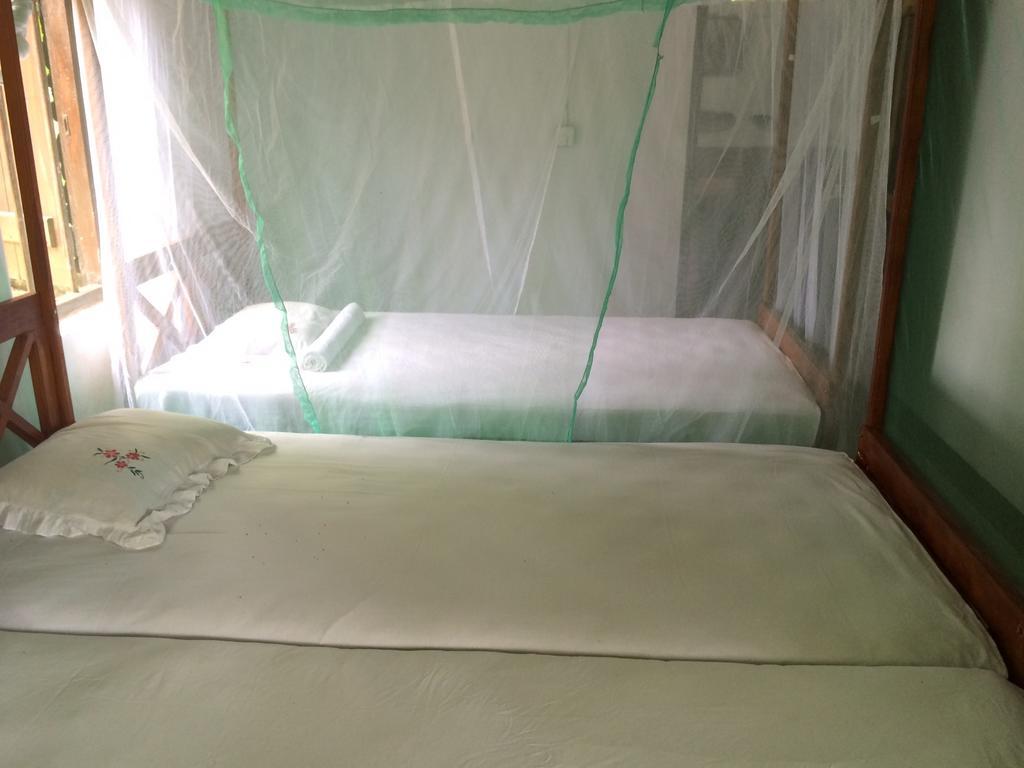 Surf & Yoga Arugam Bay Hotel Стая снимка
