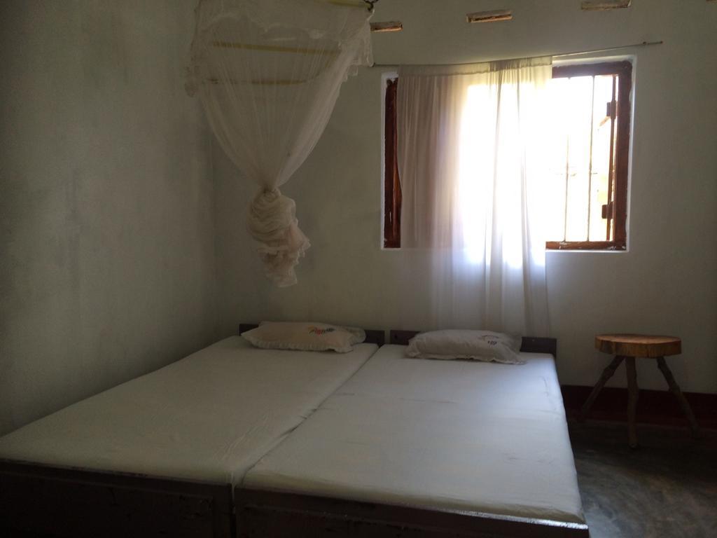 Surf & Yoga Arugam Bay Hotel Стая снимка