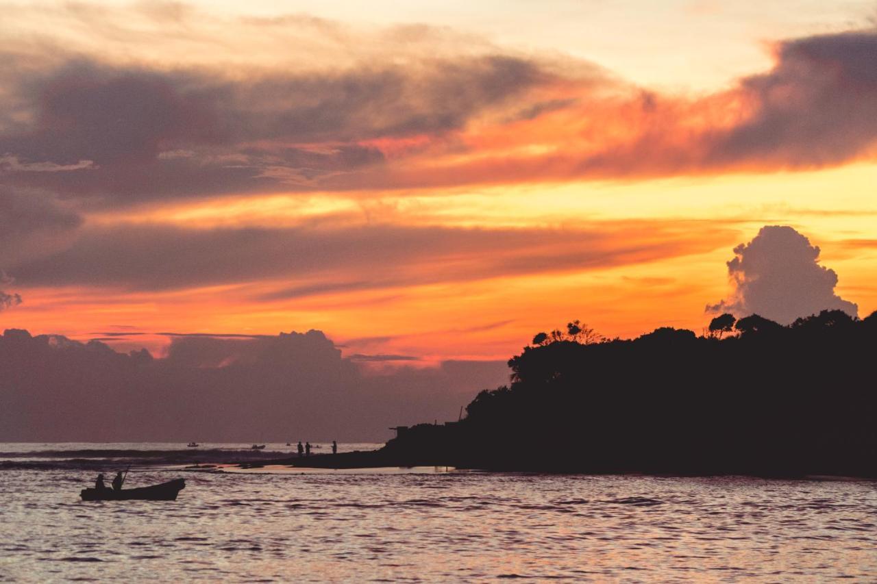Surf & Yoga Arugam Bay Hotel Екстериор снимка